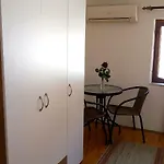 Pensión Gracijana Makarska
